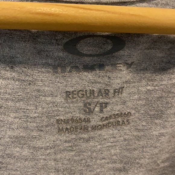 Oakley gray sleeveless tank top size small - Picture 4 of 8